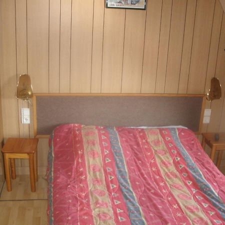 Auberge Des Etangs Roussent Bagian luar foto