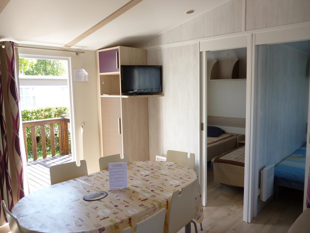 Auberge Des Etangs Roussent Ruang foto