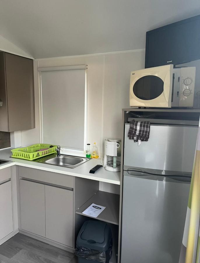 Auberge Des Etangs Roussent Bagian luar foto
