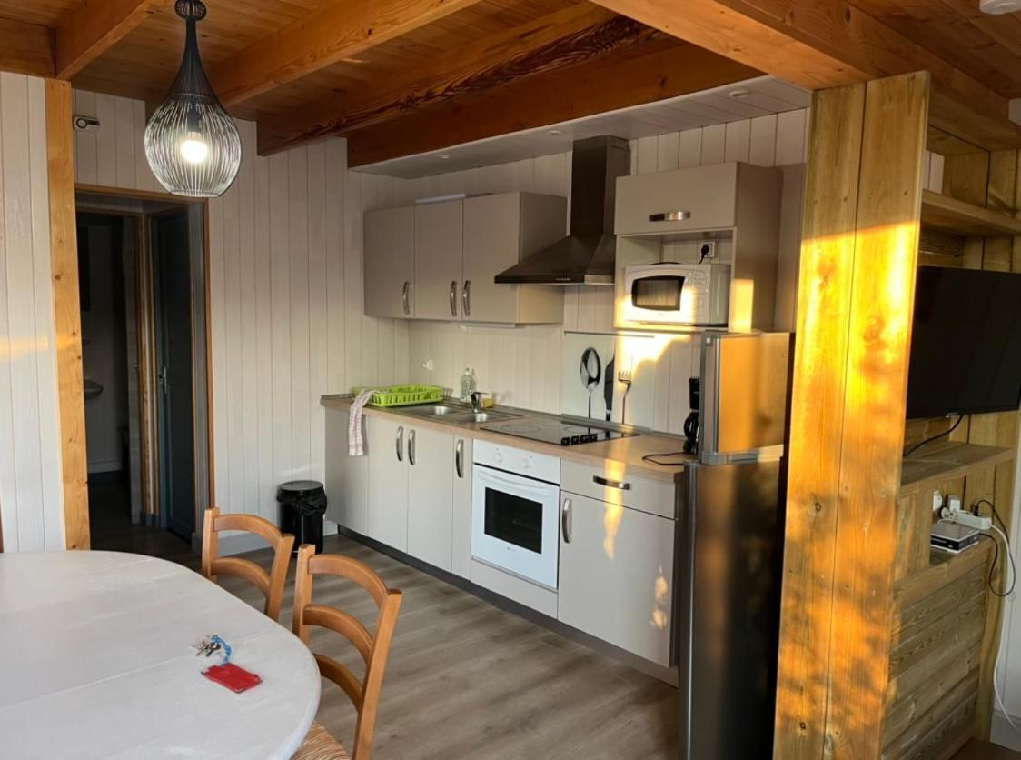 Auberge Des Etangs Roussent Bagian luar foto