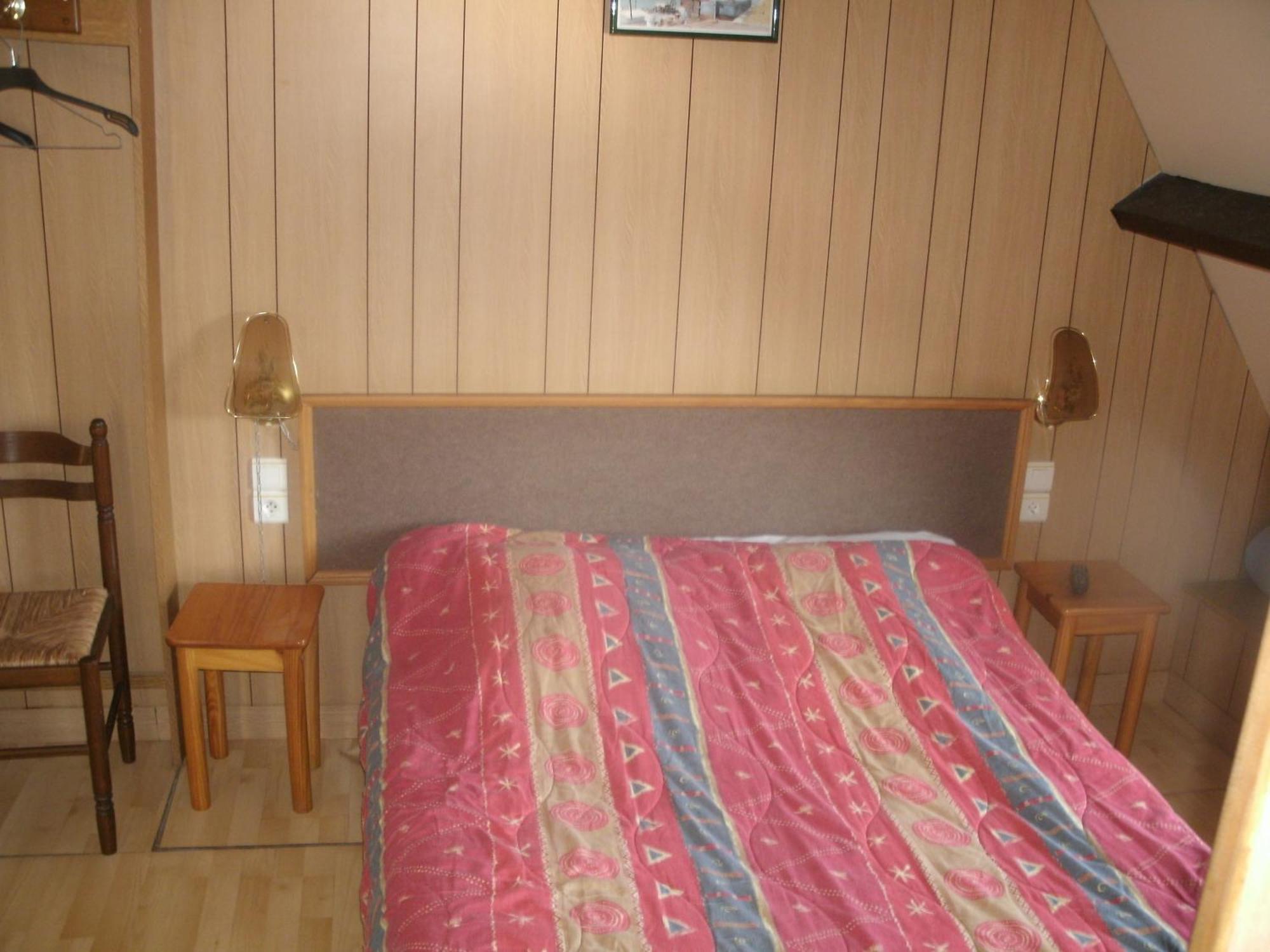 Auberge Des Etangs Roussent Bagian luar foto