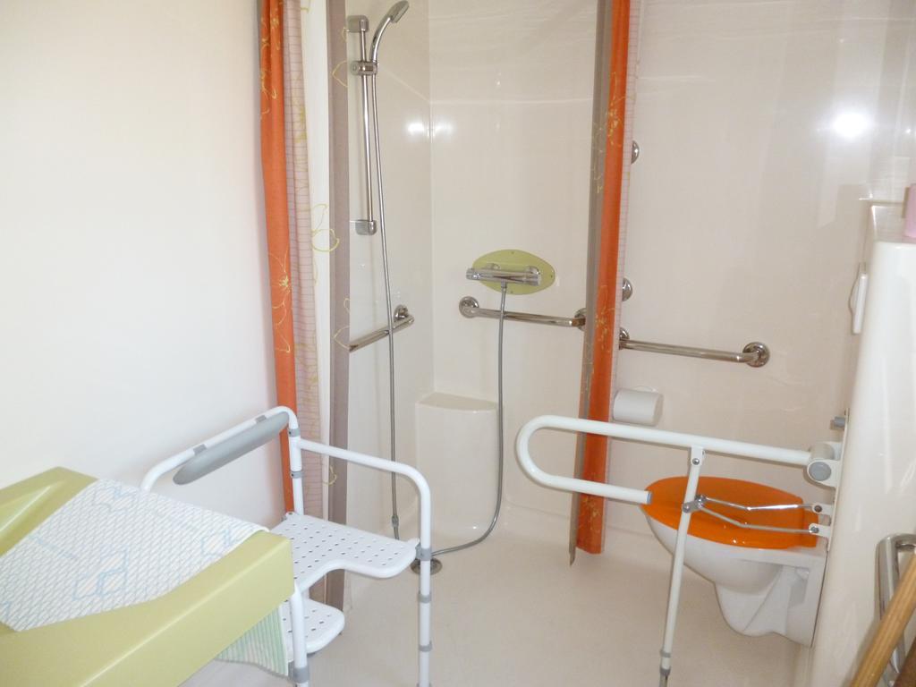 Auberge Des Etangs Roussent Bagian luar foto