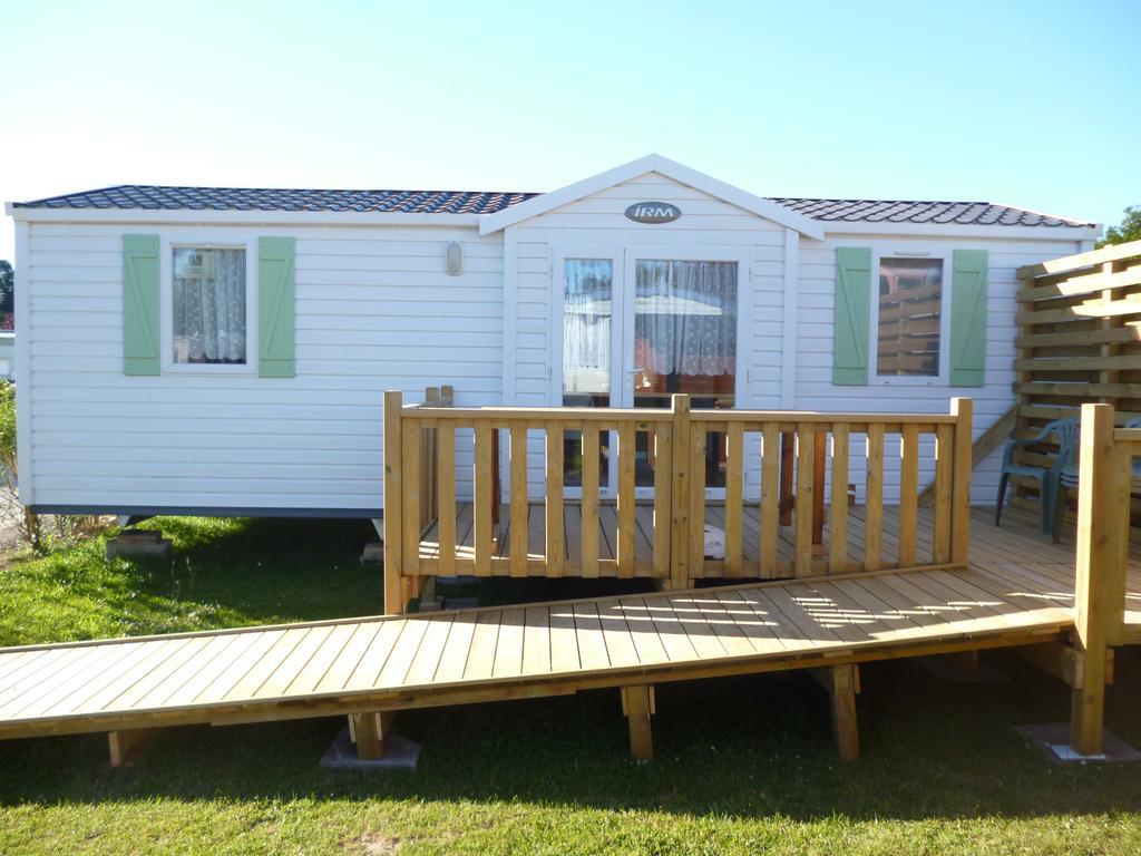 Auberge Des Etangs Roussent Bagian luar foto