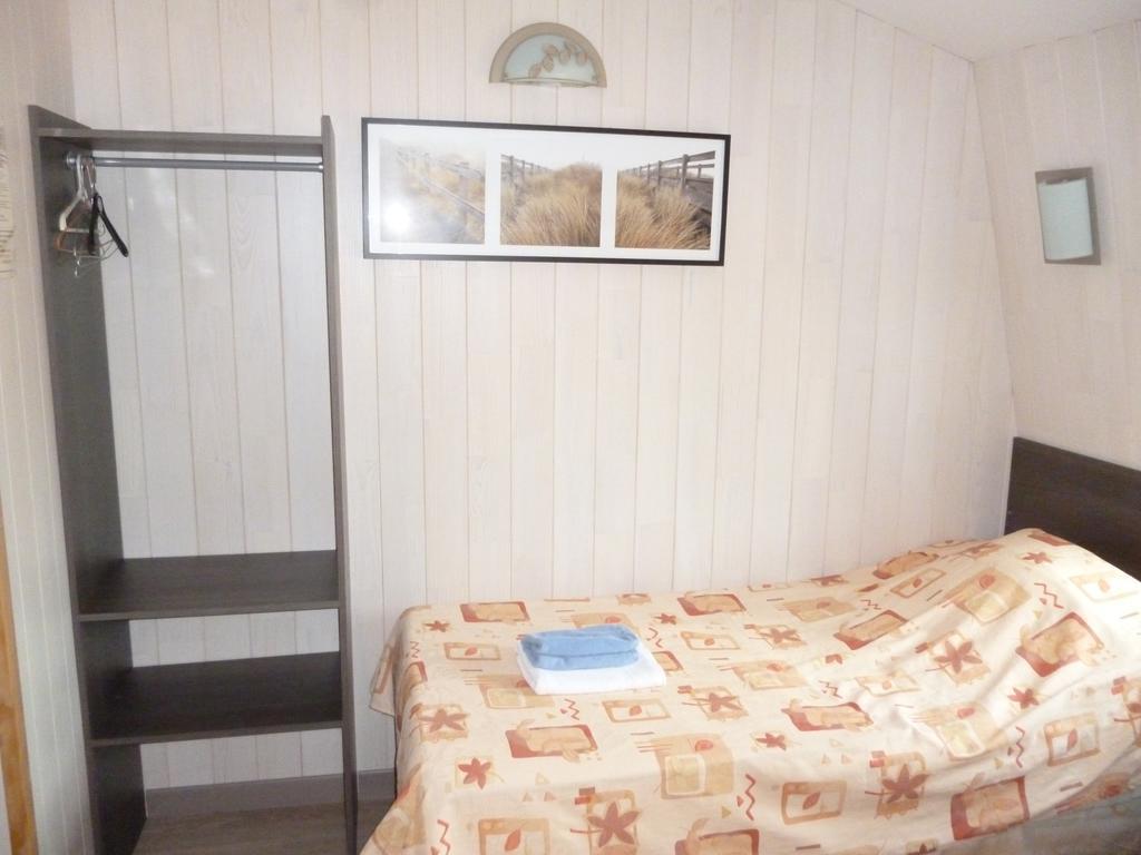 Auberge Des Etangs Roussent Bagian luar foto