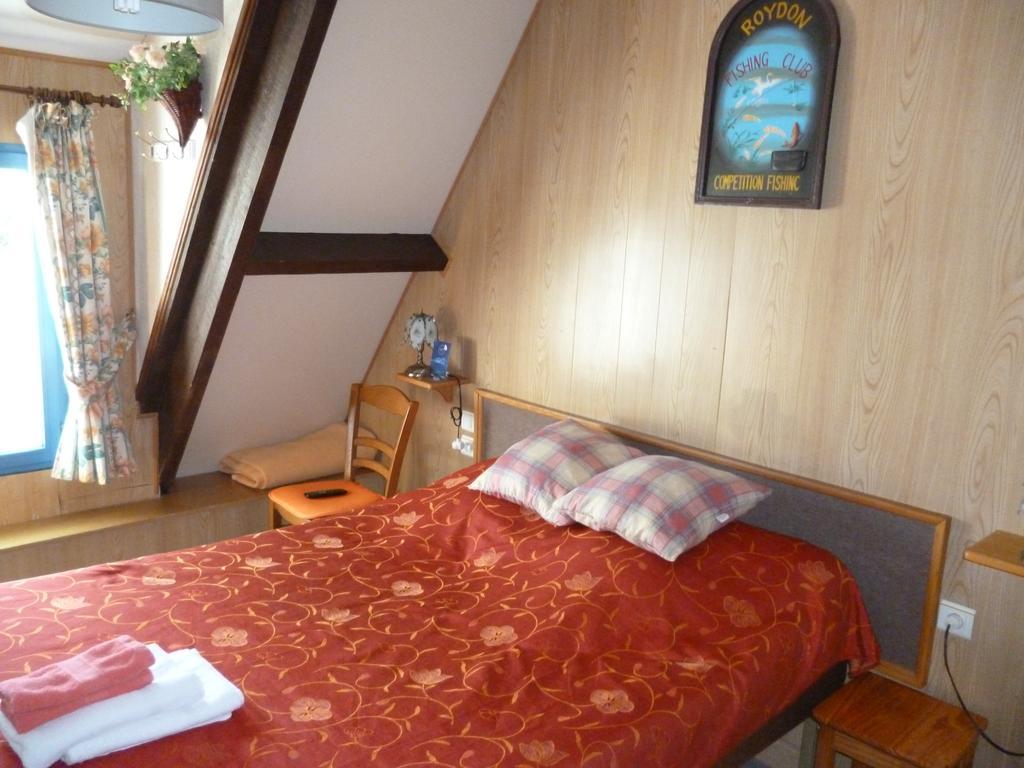 Auberge Des Etangs Roussent Bagian luar foto