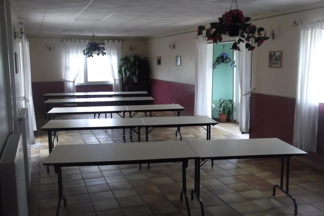 Auberge Des Etangs Roussent Bagian luar foto