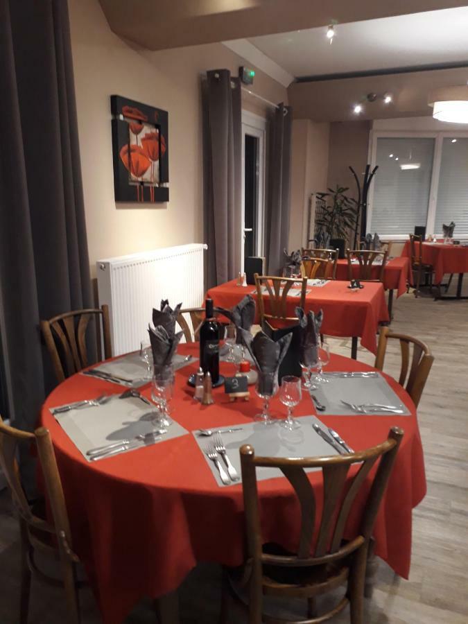 Auberge Des Etangs Roussent Bagian luar foto